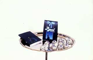 Collezione 1985 - 1992, Sabrina Mezzaqui
Bacio Perugina, 1992
libretto
15 x 7 x 5 cm