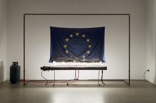 VIR Viafarini-in-residence, Fausto Falchi, Hannah Heilmann, Fausto Falchi
Ode an die freude, 2012
ferro, GPL, tessuto ignifugo, casse acustiche, equalizzatore, mixer, amplificatore, cavi, traccia audio
Courtesy kauffmann repetto, Milano
Foto: Mstudio